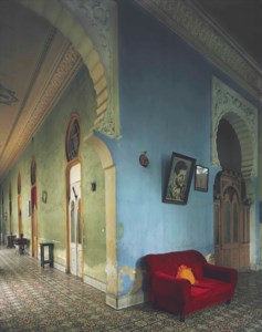 RED COUCH, HAVANA, 2010
