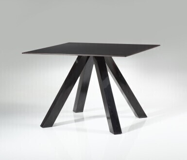 Crazy Horse table