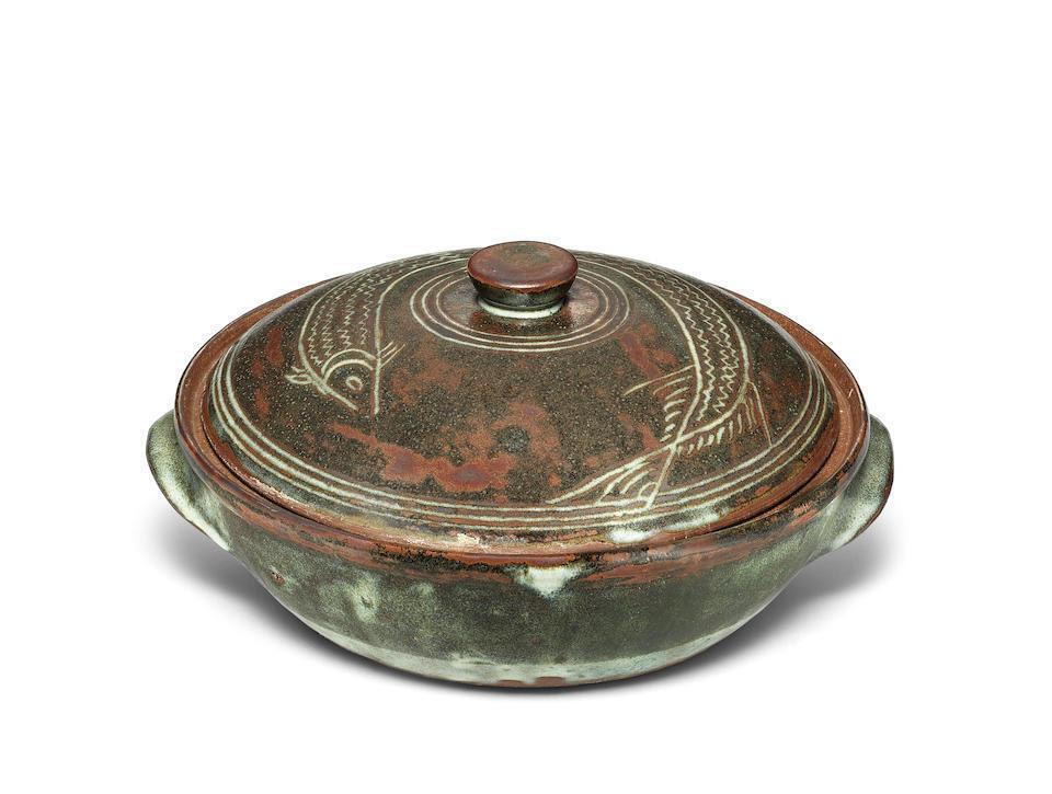 A tureen with lid