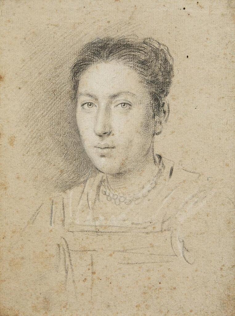 Portrait of woman with pearl necklace