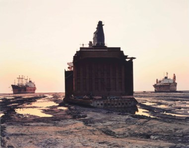 Shipbreaking #26, Chittagong, Bangladesh, 2001