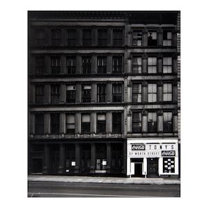 Elliott Erwitt (1928-2023); New York City (Tony's of Worth Street);