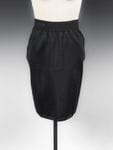 Jupe crayon en jersey viscose noir.