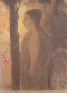 Figure devant un arbre