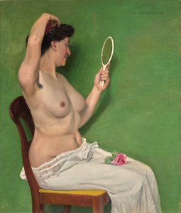 Femme se coiffant