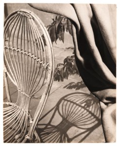Chaise et Rideau