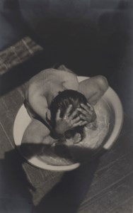 Morning Wash (Varvara Rodchenko), 1932