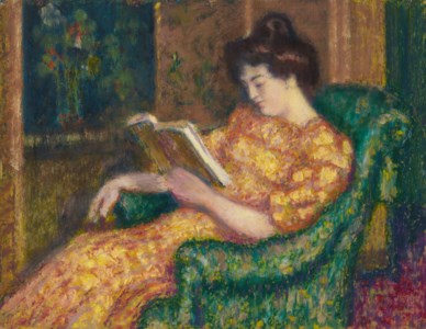 Femme assise lisant