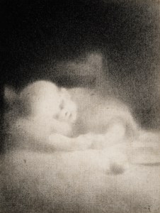 Etude d'enfant dormant