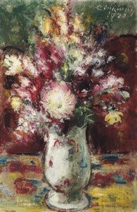 Blumenstrauss in heller Porzellanvase