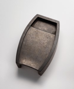 DAOGUANG PERIOD; STAND SIGNED LU KUISHENG (?-1850)