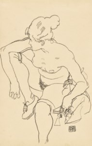 Frau Sitzend mit Schuhen