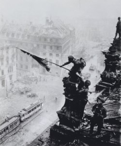 Planting flag on the Reichstag, 30 April 1945