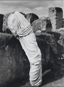 Turned into stone, Korinth, 1937; Turning away, 1937
