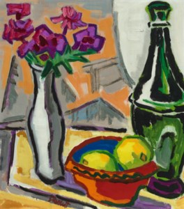 Weisse Vase und grüne Flasche