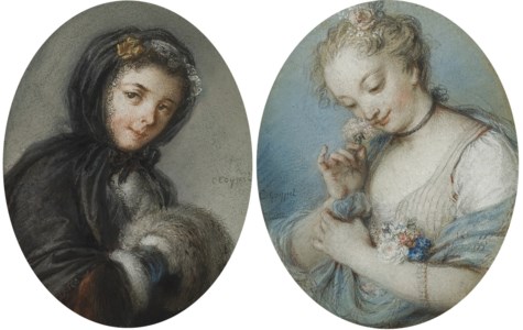 Une femme en manteau noir avec un manchon: l'Hiver; et Une femme avec une robe bleue et des fleurs dans les bras: le Printemps