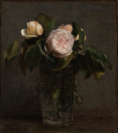 Roses dans un verre long