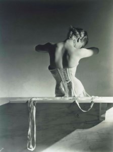 Mainbocher corset, 1939
