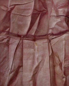 Her Navel in the Middle