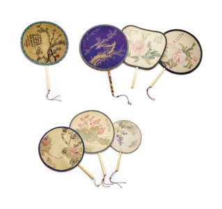 SEPT EVENTAILS, ENCRE ET COULEURS SUR SOIE