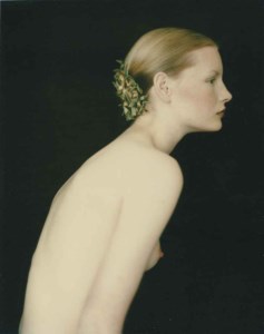 Kirsten pour Romeo Gigli, Londres; and Kirsten in Nero, 1989-1990