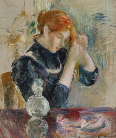 Devant la toilette