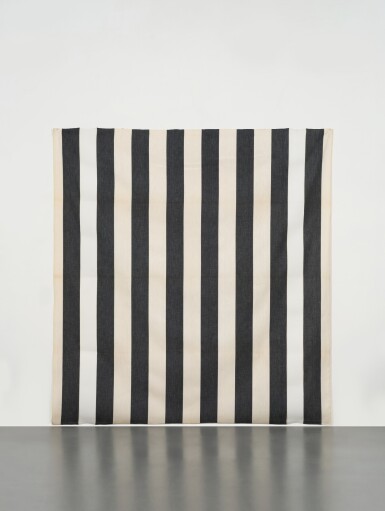 Peinture acrylique blanche sur tissu rayé blanc et noir