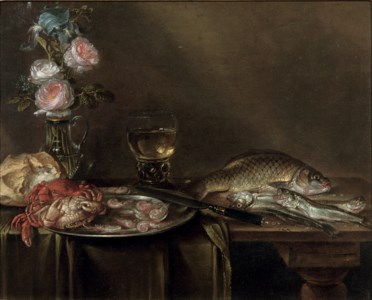 Roses and an iris in a glass vase, crabs and prawns on a pewter platter, a bread roll, a 'Roemer' and fish, all on a partly draped table