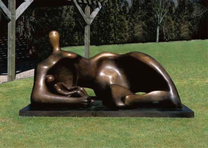 Henry Moore, Draped Reclining Mother and Baby