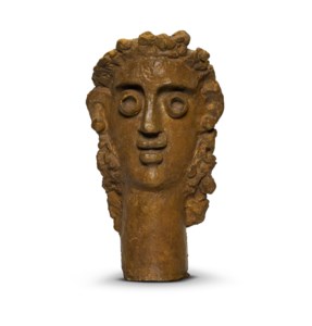 Femme aux lèvres épaisses