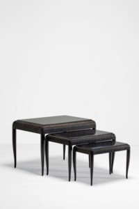 Suite de trois tables gigognes, vers 1930
