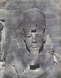 Ibsamboul. Colosse Médial du Spéos de Phrè (Nubie), 1849-51