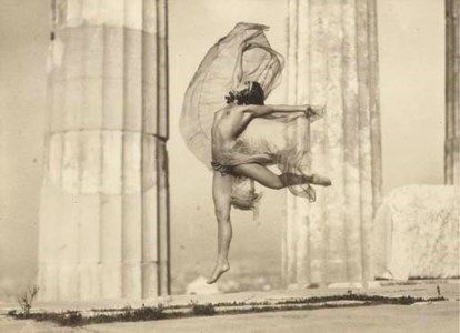 Athènes - Nicolsca dansant dans le Parthénon, 1929