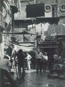 Rue animée de Naples, 1950s