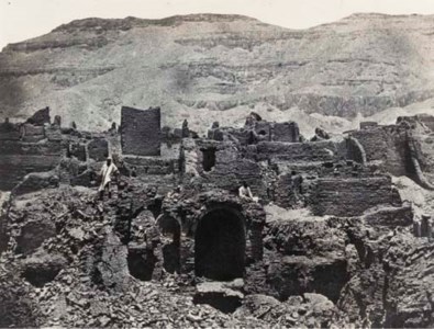 Thèbes, Médinet Habou, Ruins de la Ville de Papa