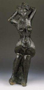 Femme aux bras levées
