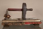 Soft Machine 1962 Bois, métal et tissu, signé, daté et situé Gentilly au dos  H. 39 cm L. 58 cm P. 46 cm Provenance : > Drouot Estimation, vente du 25 mai 2018, lot 246