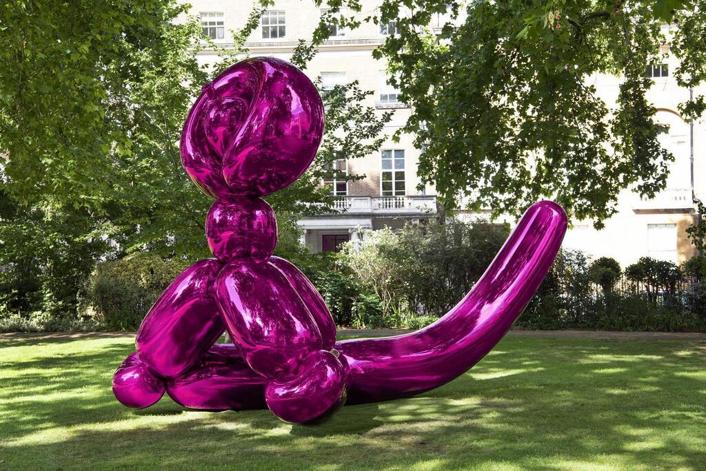 Jeff Koons, Balloon Monkey (Magenta)