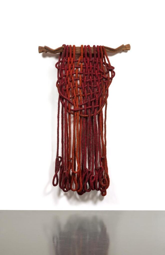 Olga de Amaral, Rastros rojos