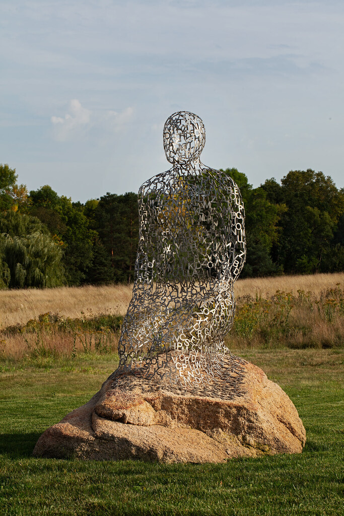 Jaume Plensa, Kneeled Shadow