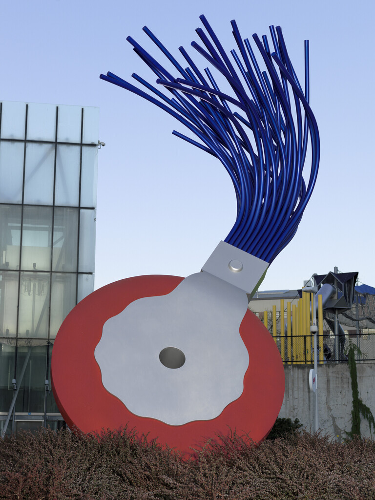 Claes Oldenburg, Typewriter Eraser, Scale X