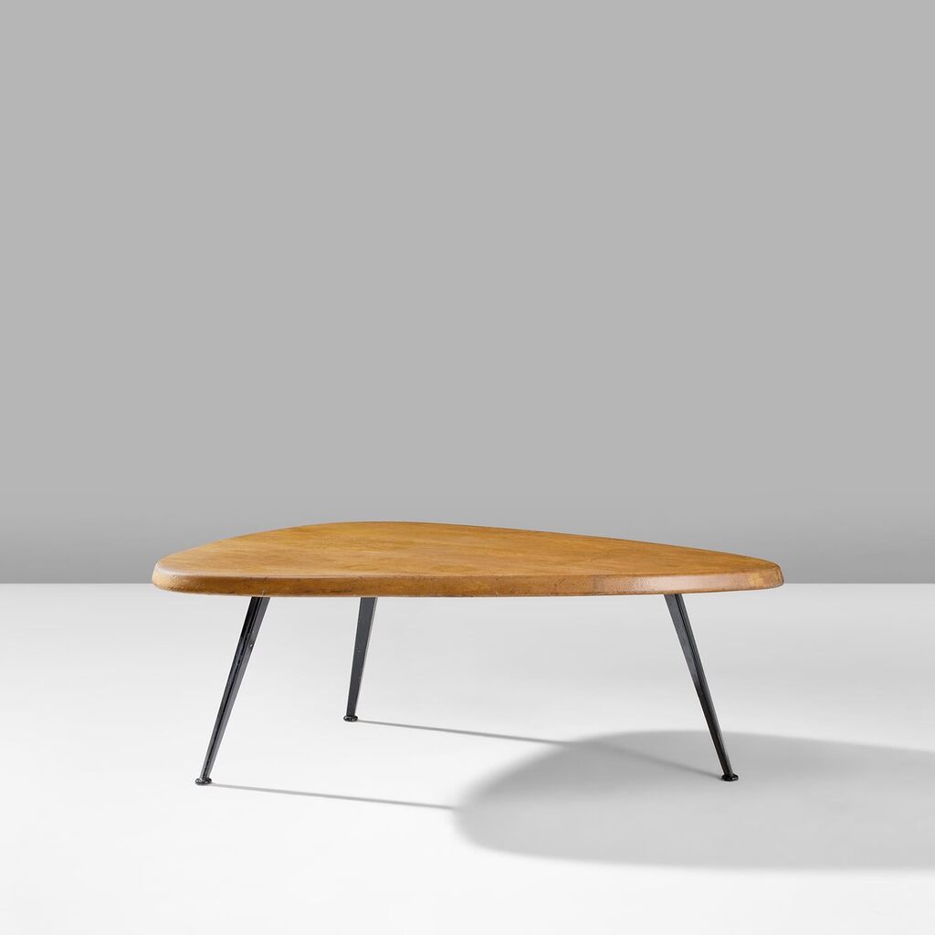 Low free-form table