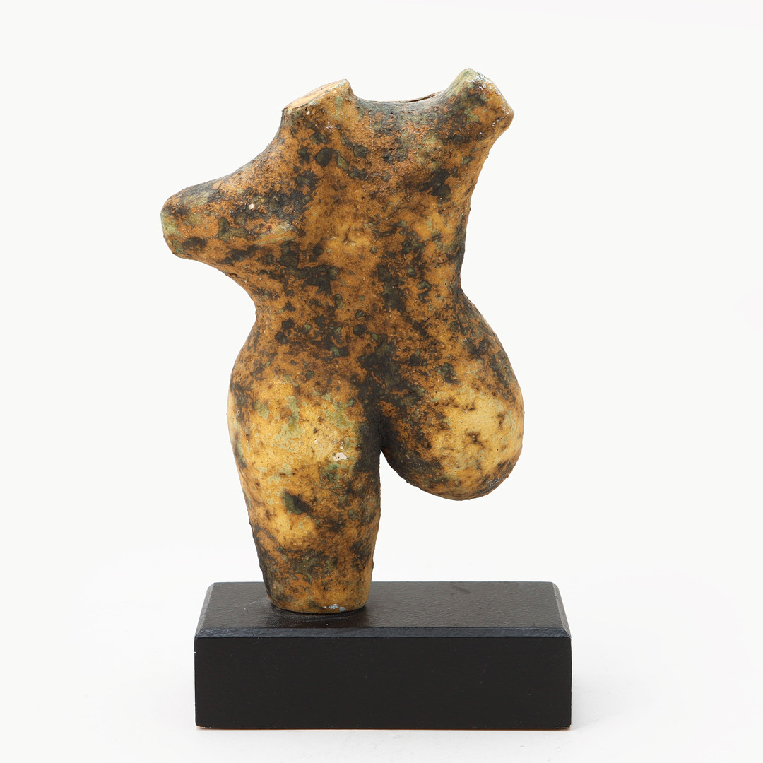 Skulptur, torso, stengods, signerad.