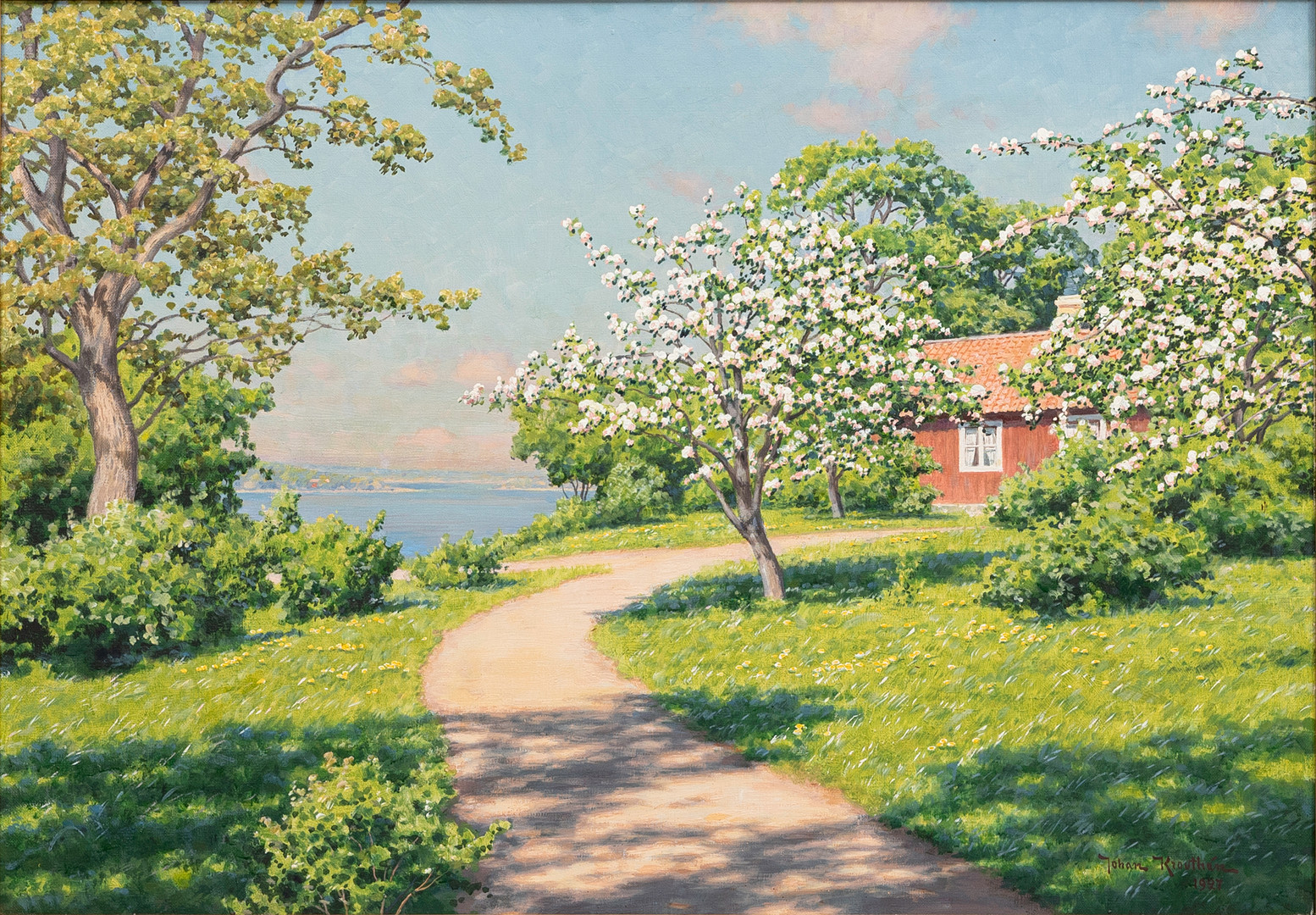 Olja, gård med blommande äppelträd, signerad och daterad 1927.