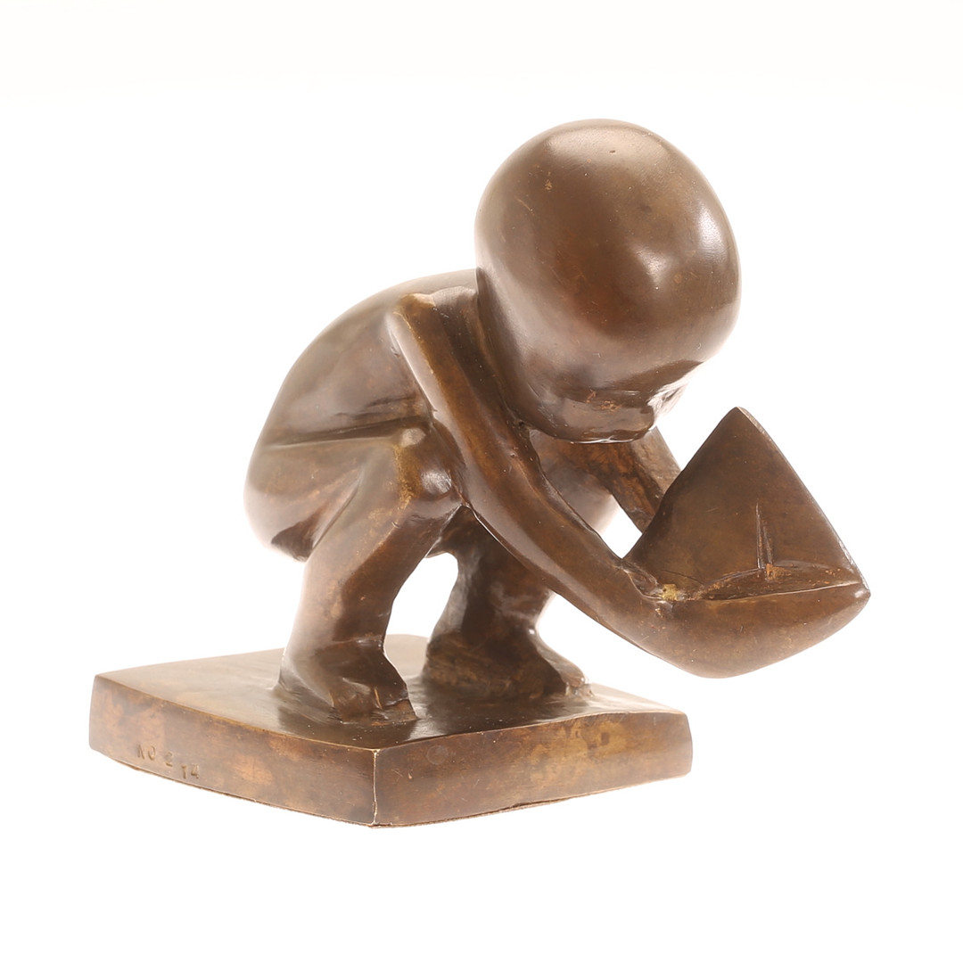 Skulptur, "Storseglaren", nr 214 brons, signerad.