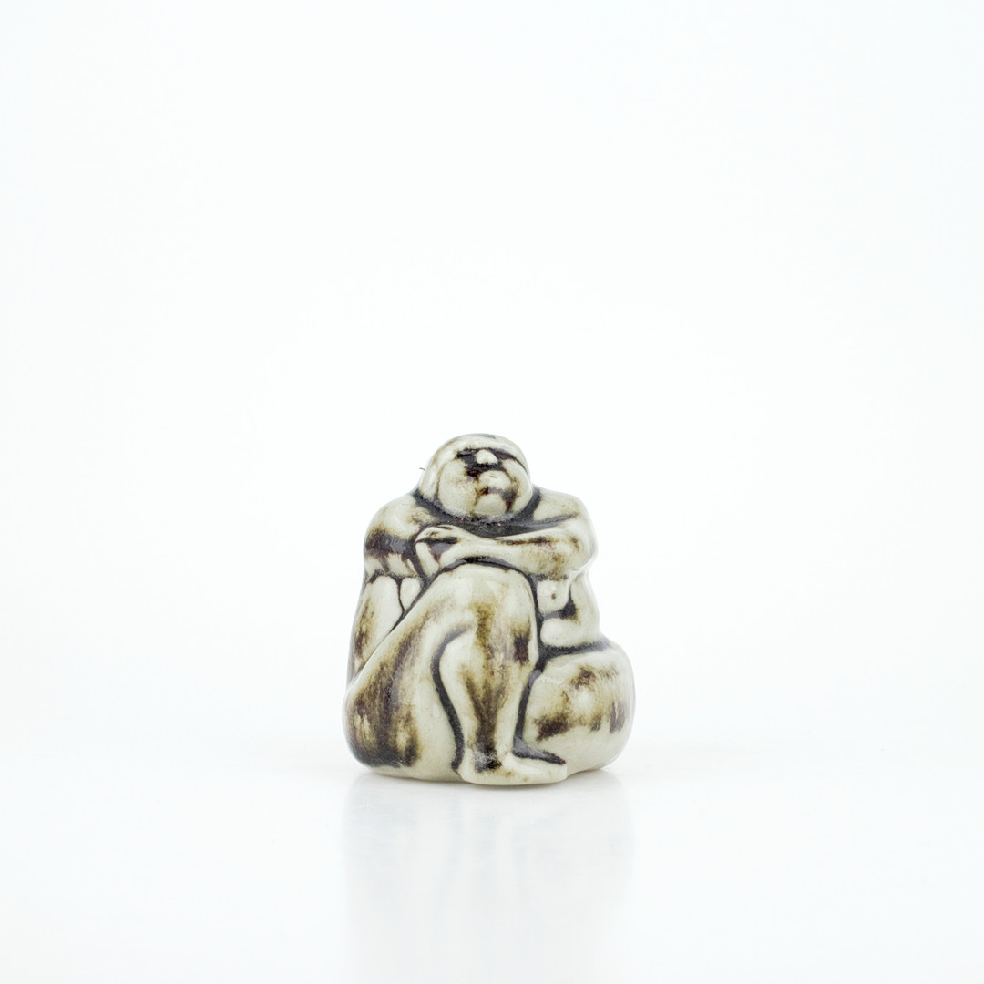 Skulptur, figur, glaserat stengods, signerad.