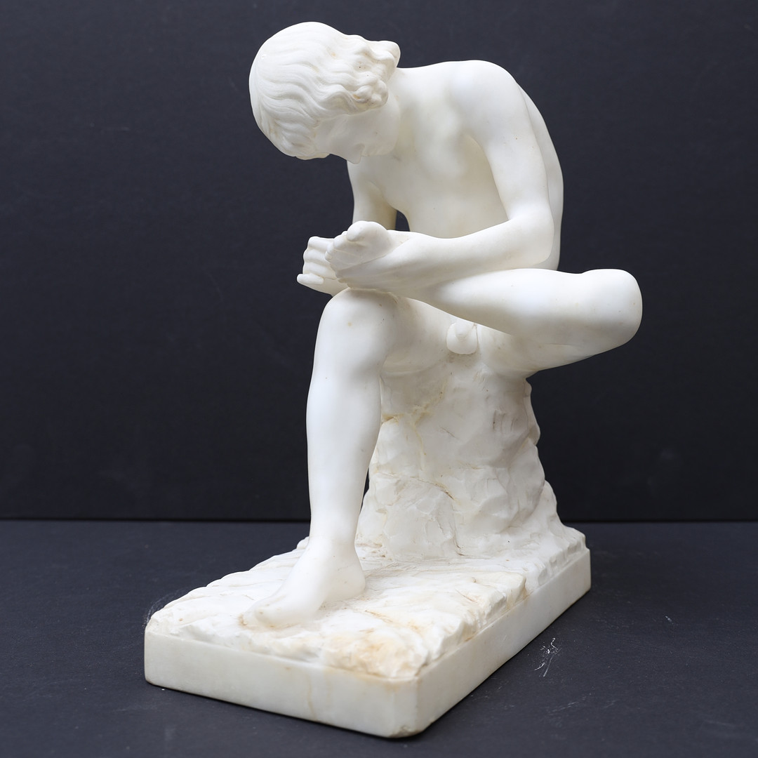 Skulptur i marmor, "Törntaggen".