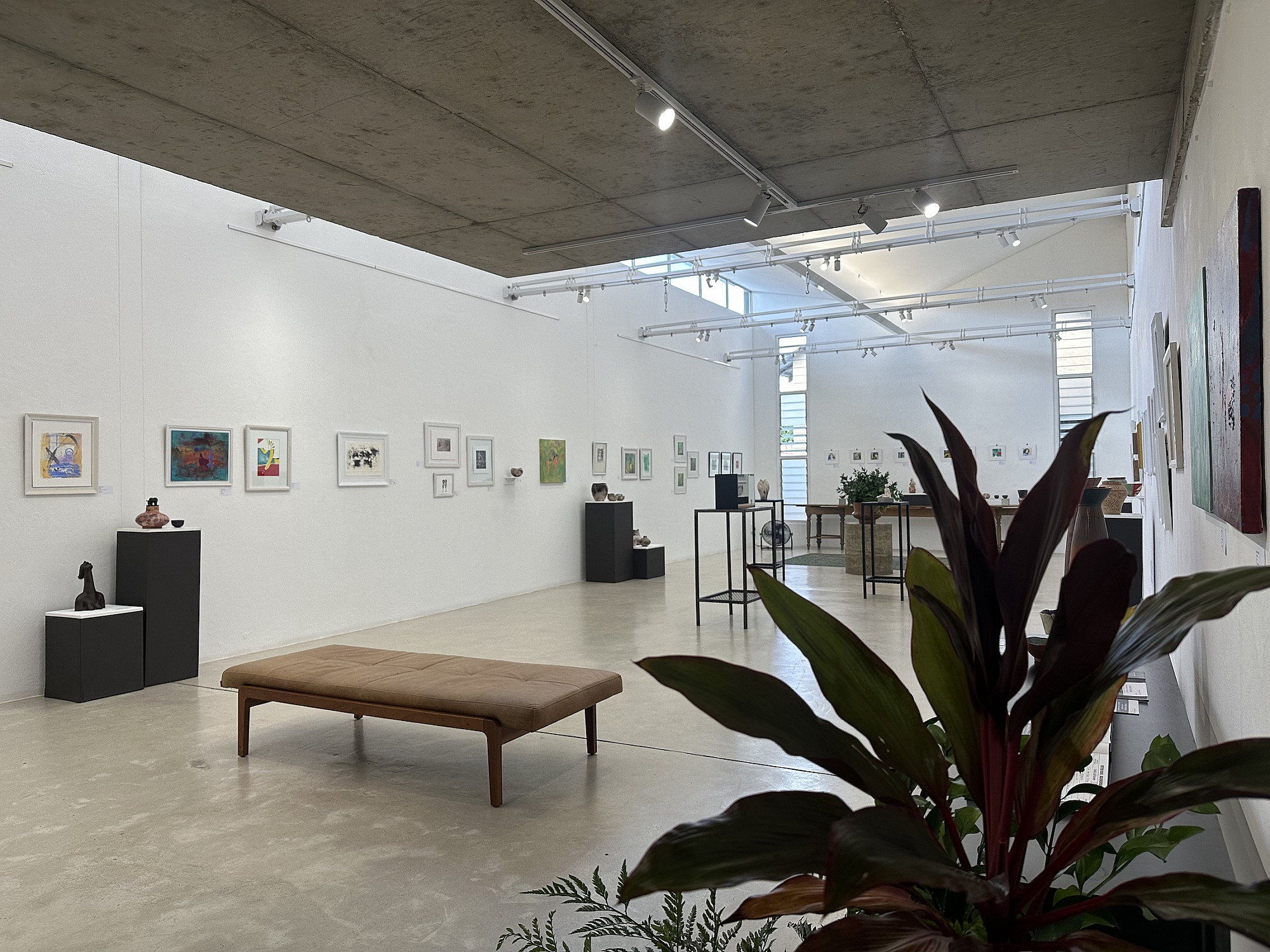 White River Gallery logo