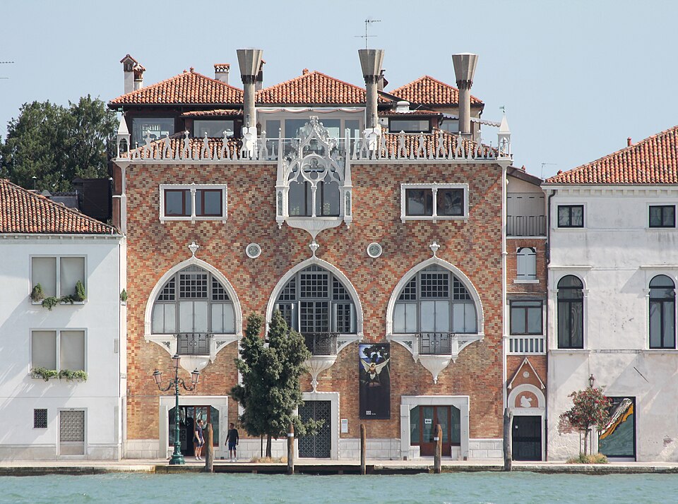 Casa dei Tre Oci logo
