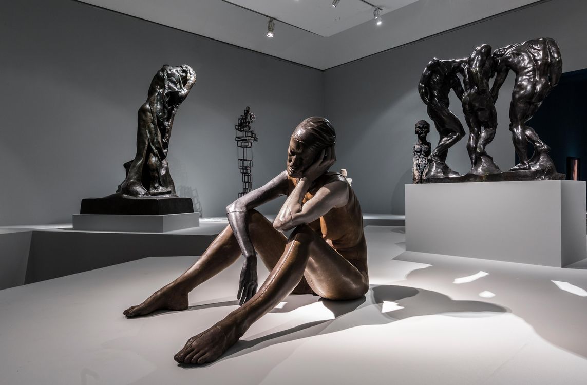 Versus Rodin: Bodies across space and time